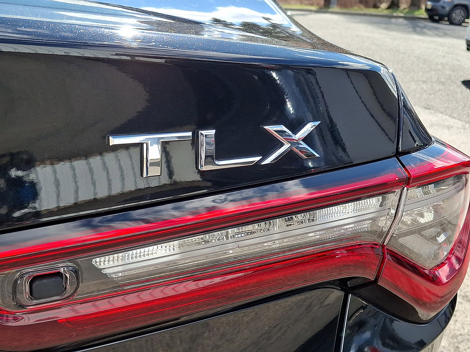 Certified 2025 Acura TLX w/ Technology Package image 31