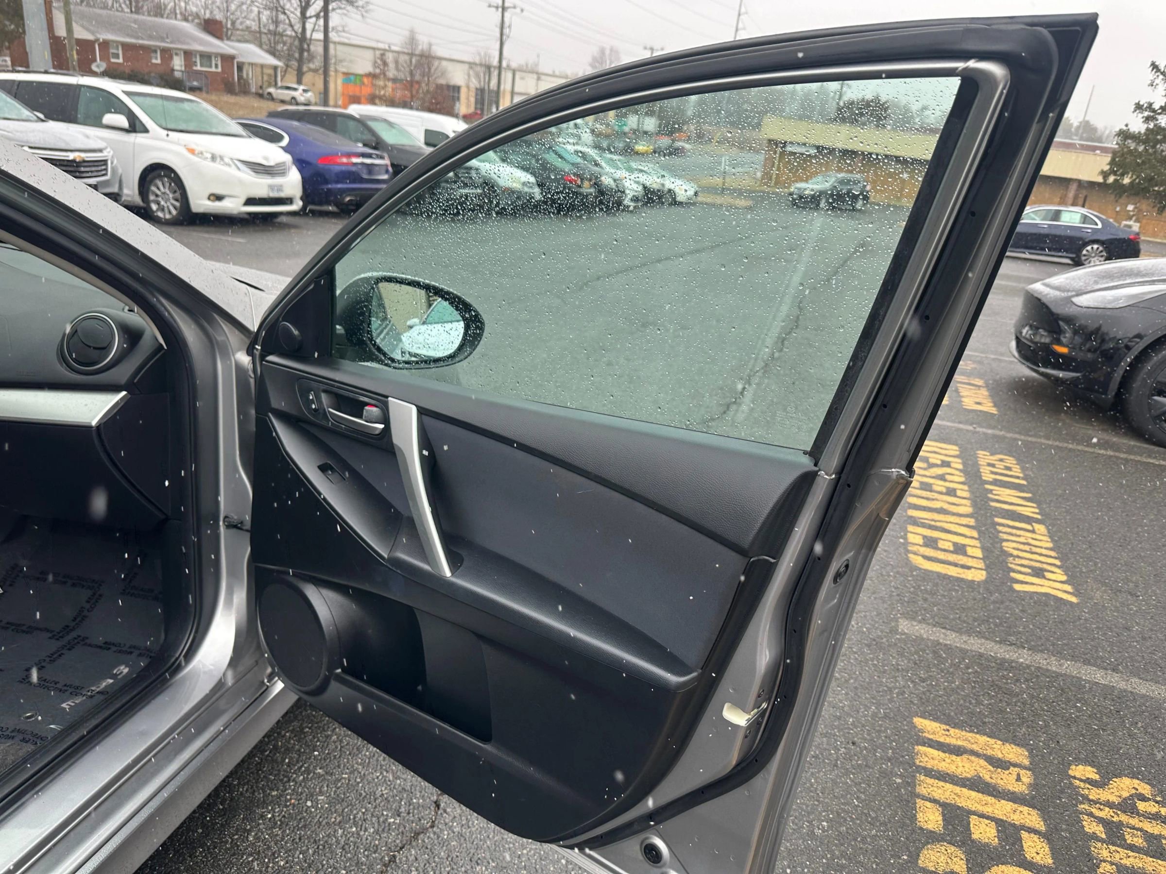 Used 2011 MAZDA MAZDA3 s Sport image 27