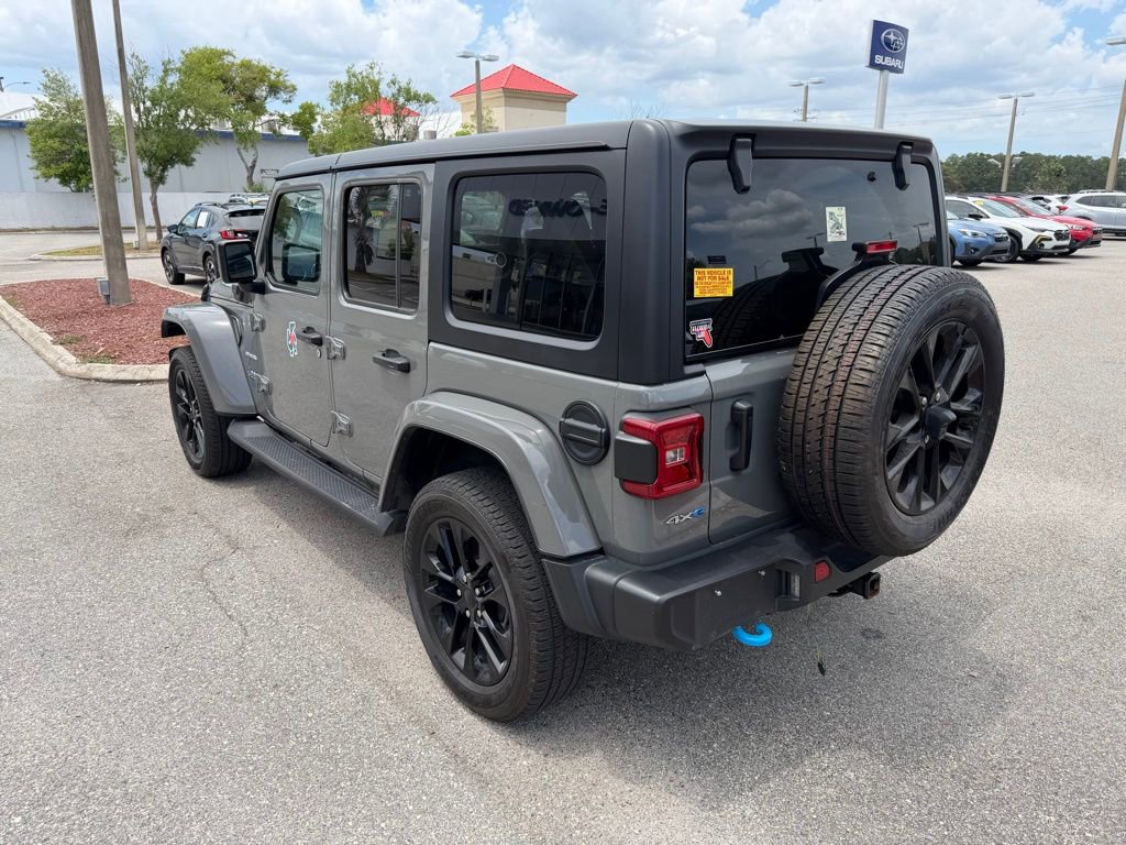 Used 2023 Jeep Wrangler Unlimited Sahara w/ Cold Weather Group AWD/4WD image 8