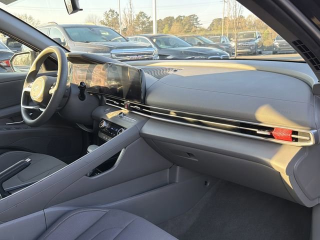 Used 2024 Hyundai Elantra SEL image 19