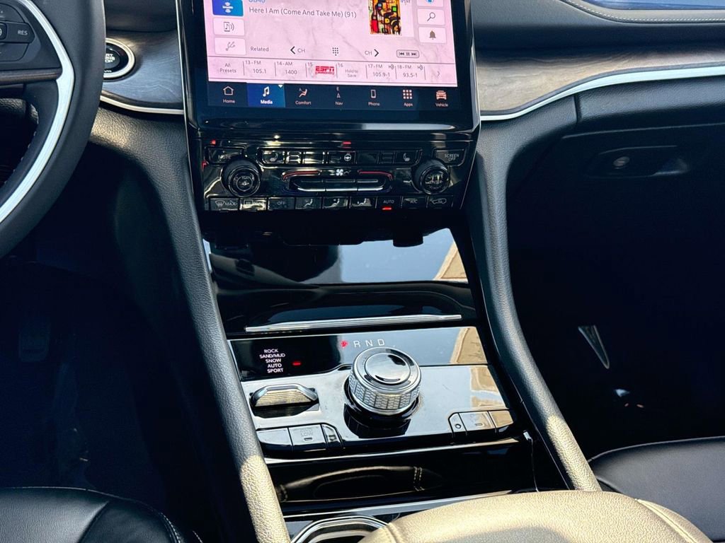 Used 2023 Jeep Grand Cherokee 4WD 4xe image 19