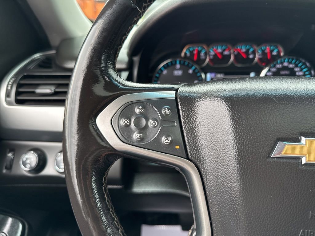 Used 2018 Chevrolet Suburban Premier AWD/4WD image 36