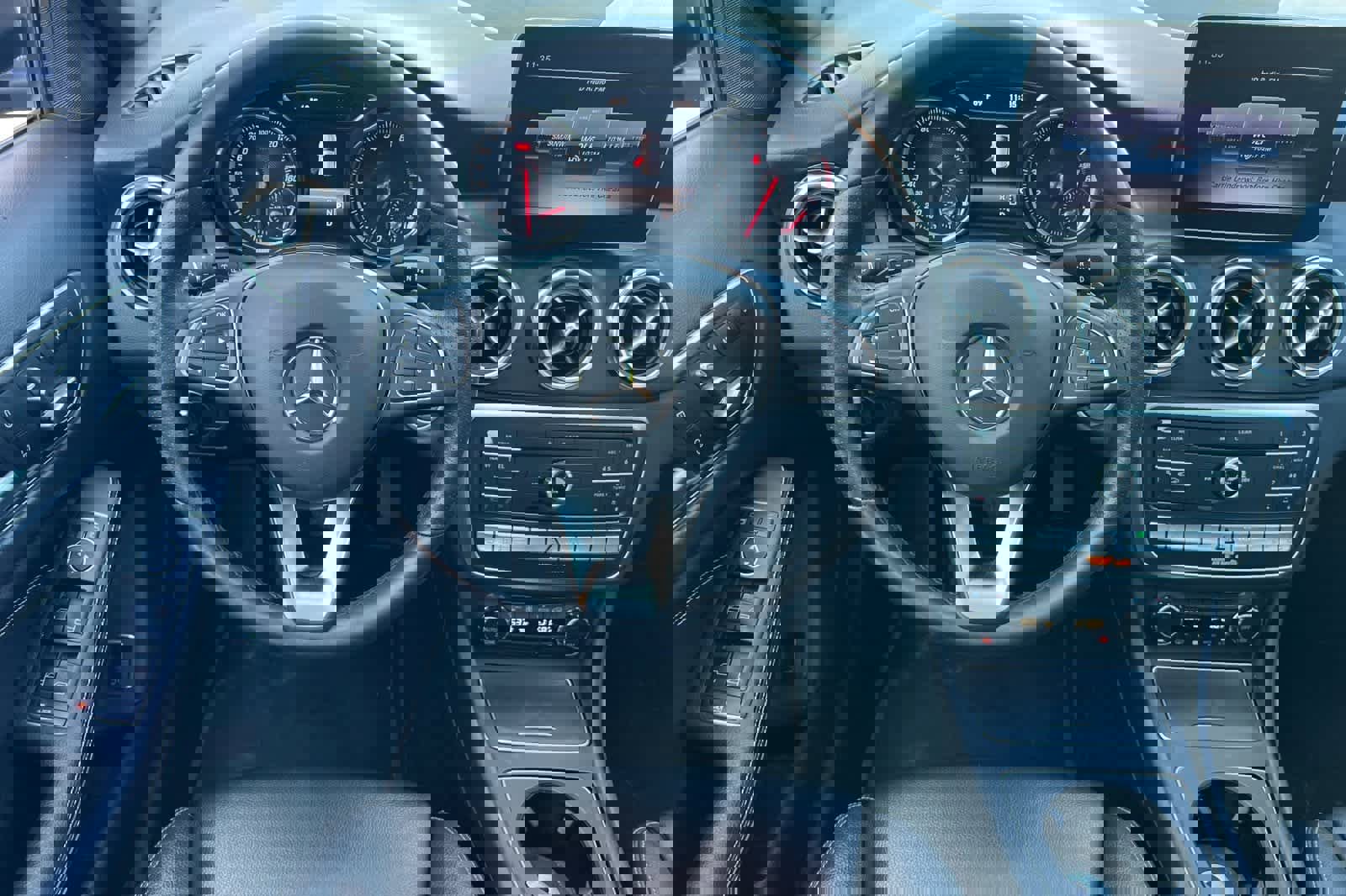 Used 2019 Mercedes-Benz GLA 250 4MATIC image 14