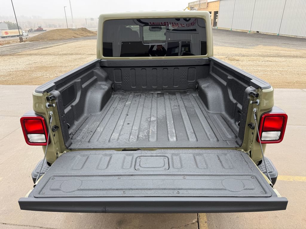 New 2026 Jeep Gladiator Sport AWD/4WD image 11