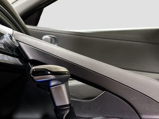 Used 2021 Hyundai Elantra SEL image 18