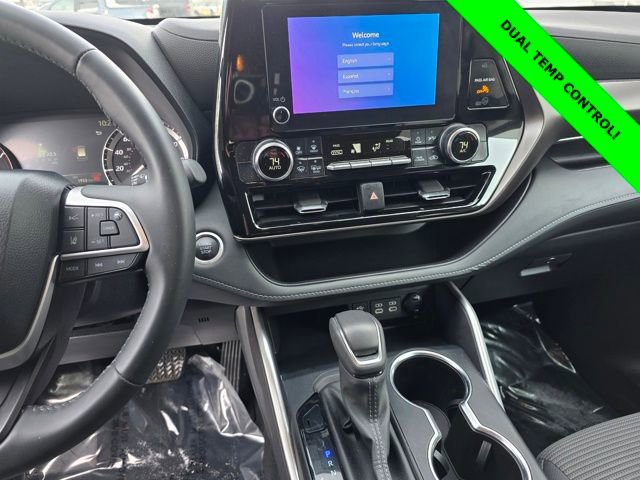 Used 2024 Toyota Highlander LE image 17