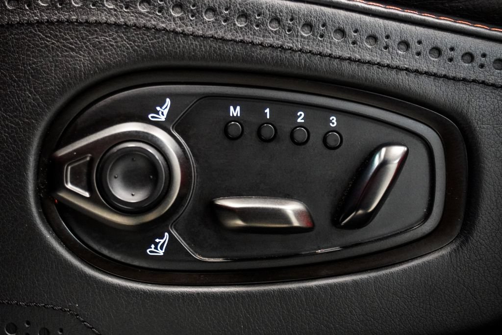 Used 2021 Aston Martin DBX AWD/4WD image 7