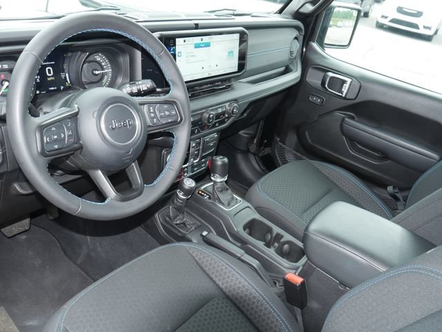 Used 2025 Jeep Wrangler Unlimited Rubicon 4xe AWD/4WD image 14