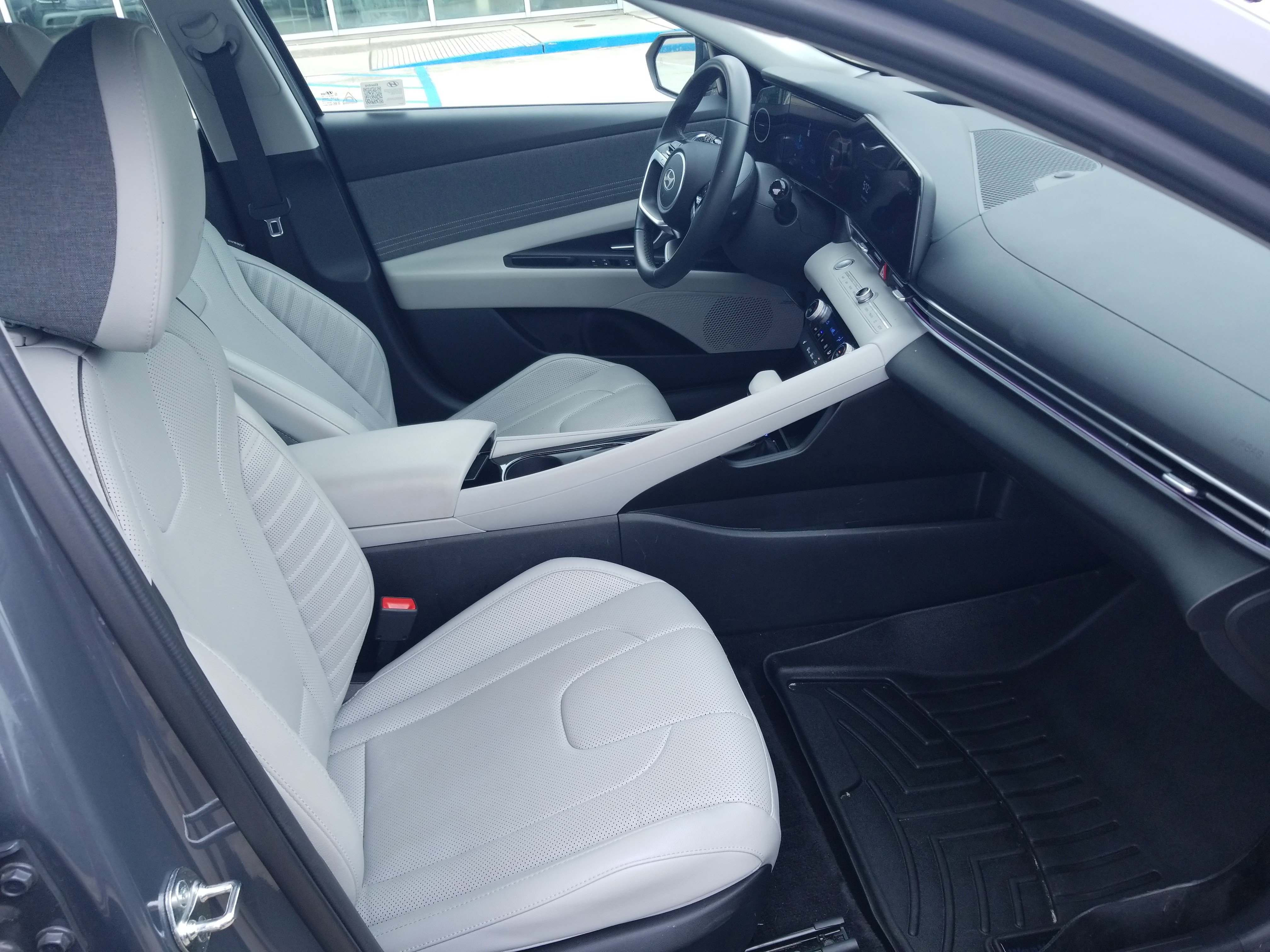 Used 2024 Hyundai Elantra Limited FWD image 17