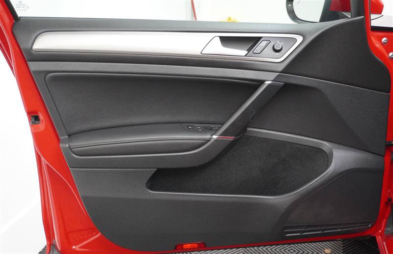 Used 2017 Volkswagen Golf Wolfsburg Edition FWD image 25