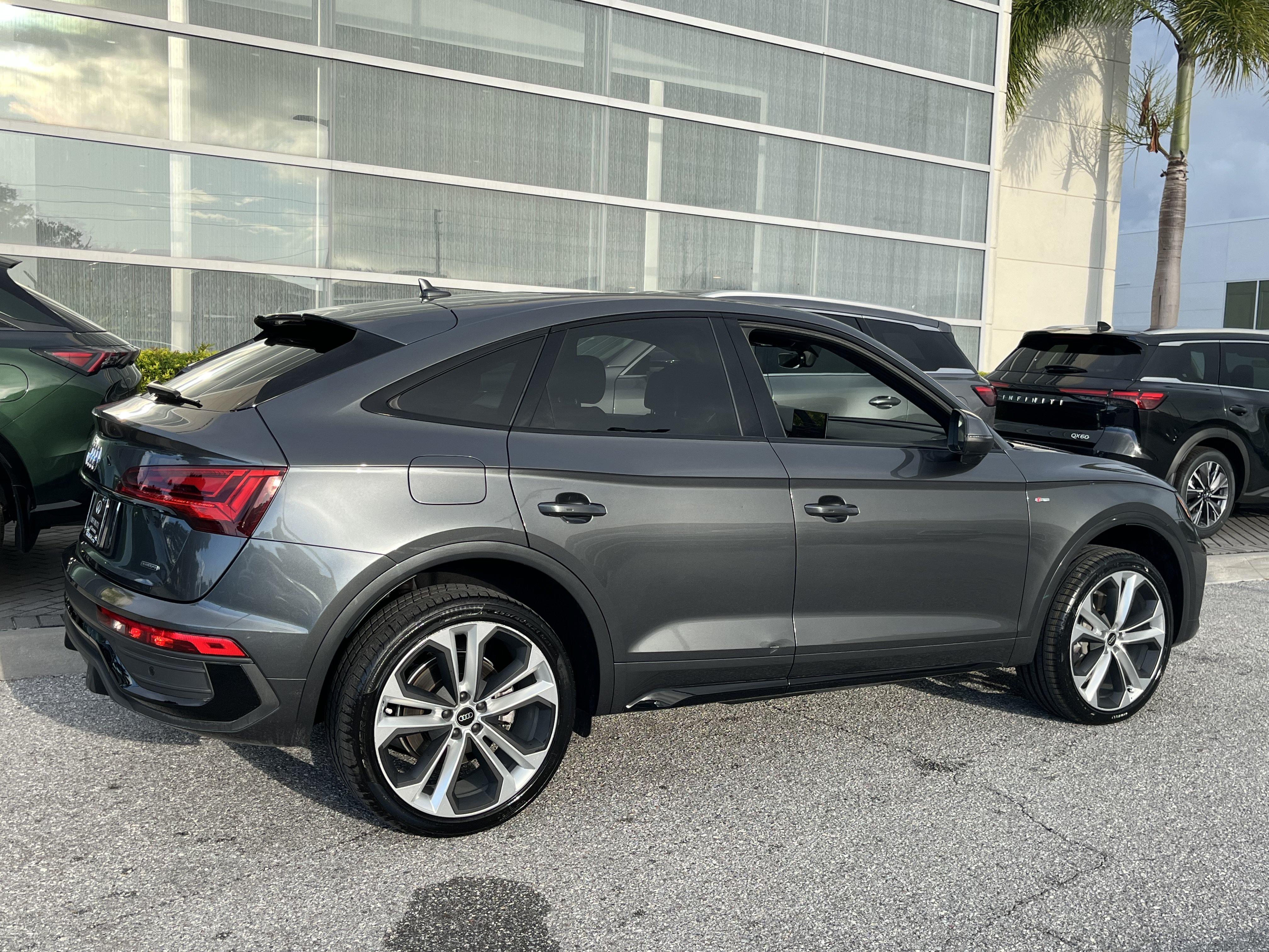 Used 2023 Audi Q5 2.0T Premium Plus w/ Premium Plus Package AWD/4WD image 8