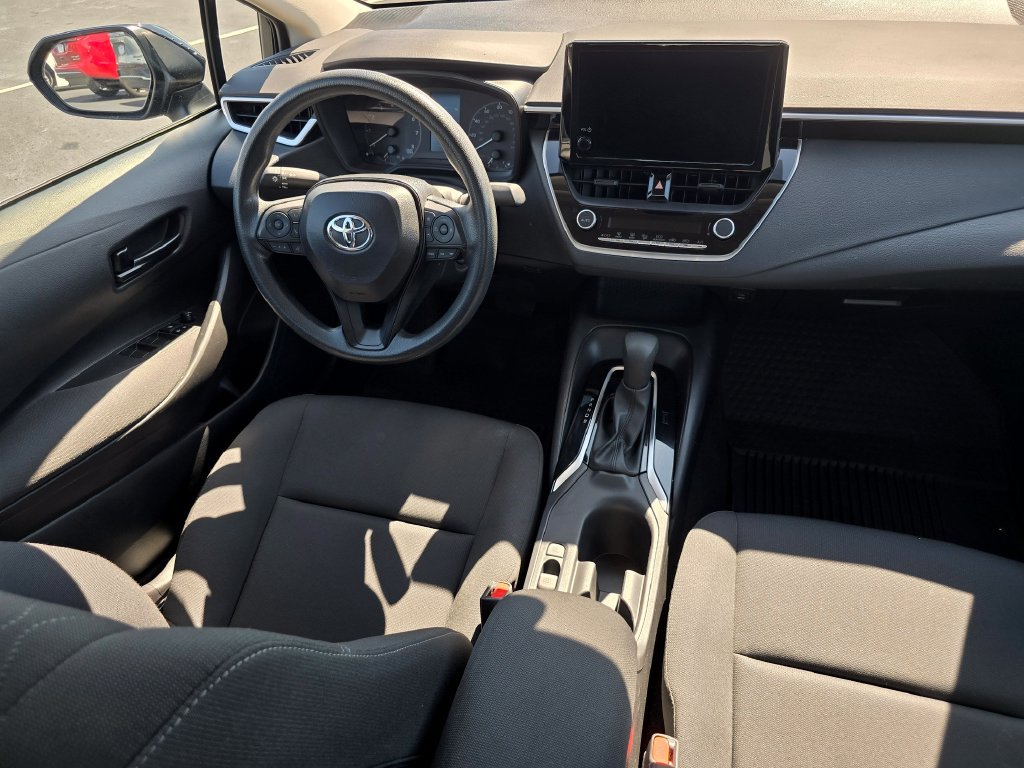 Used 2025 Toyota Corolla LE FWD image 15