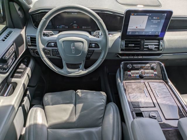 Used 2019 Lincoln Navigator Reserve AWD/4WD image 16