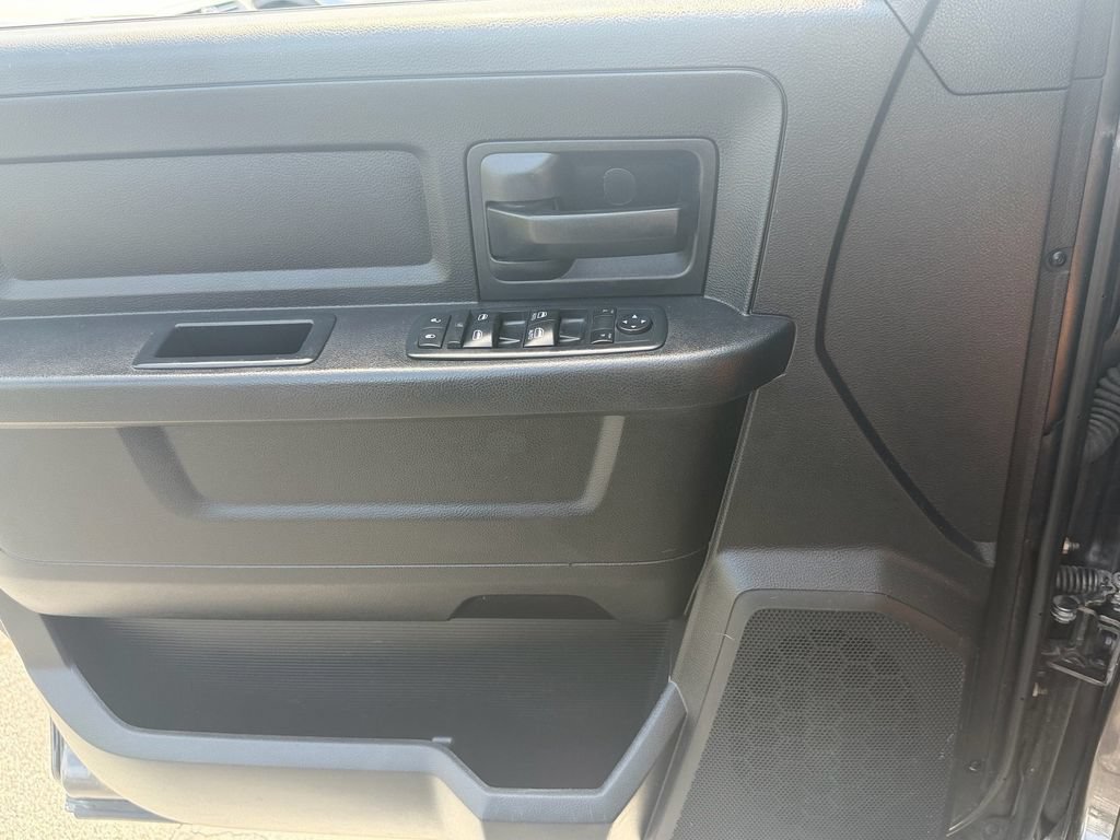 Used 2016 RAM 2500 Tradesman w/ Chrome Appearance Group AWD/4WD image 25