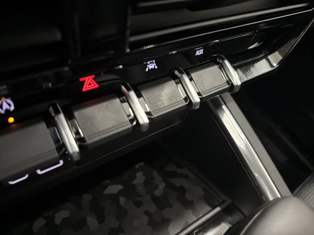 New 2026 GMC Canyon Elevation w/ Convenience Package RWD image 27