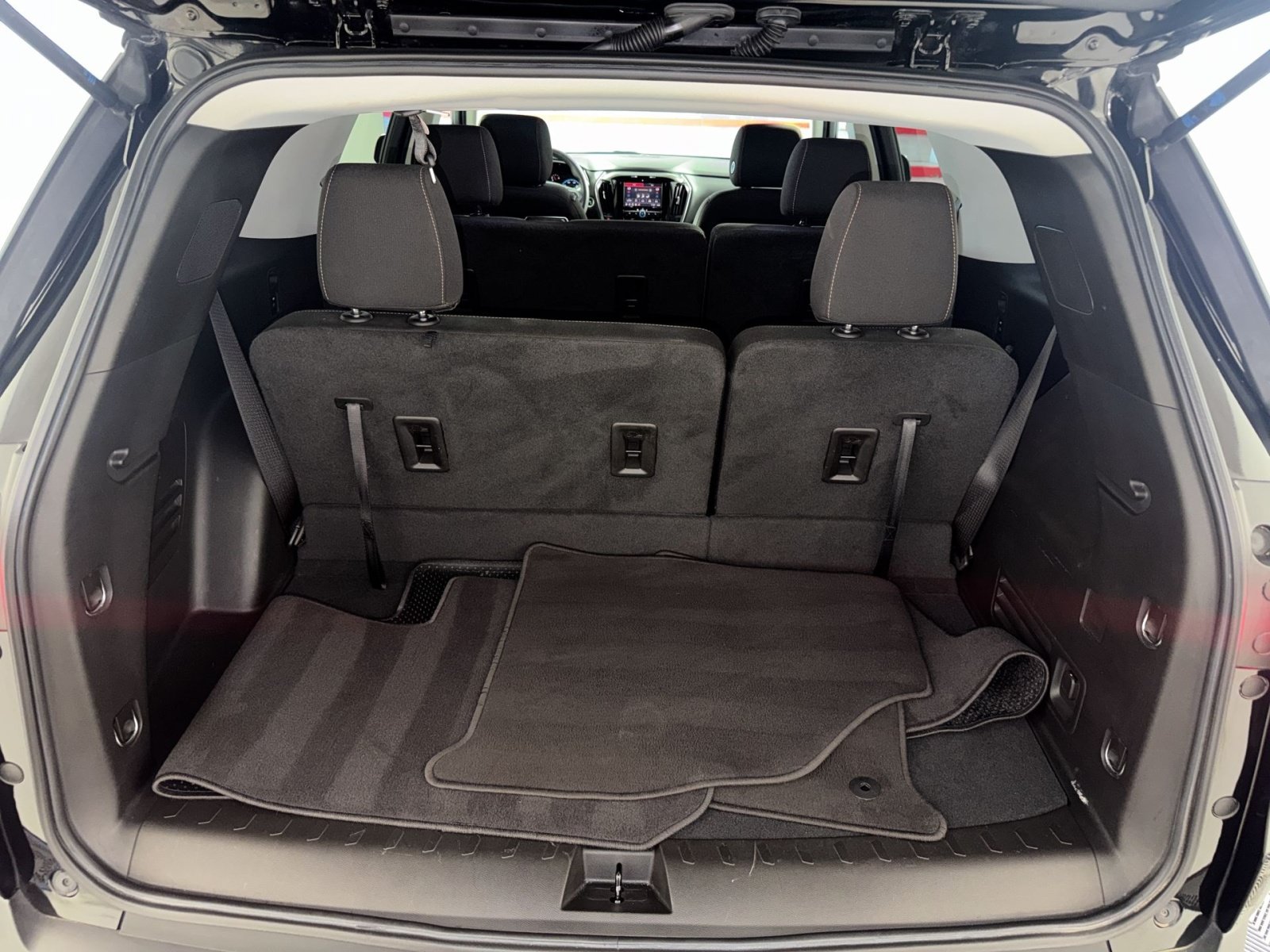 Used 2021 Chevrolet Traverse LS AWD/4WD image 26