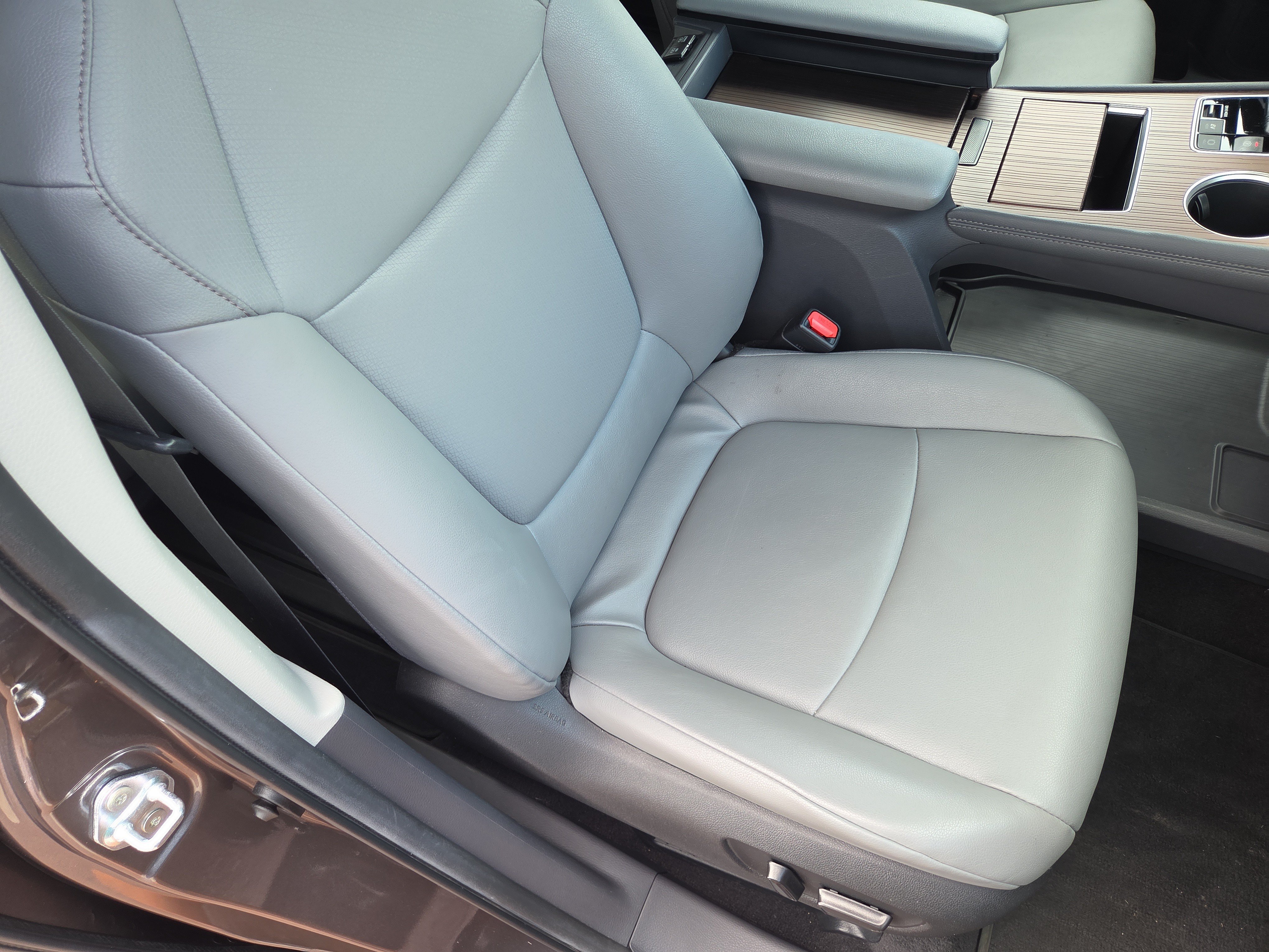 Certified 2024 Toyota Sienna XLE w/ XLE Plus Package AWD/4WD image 16