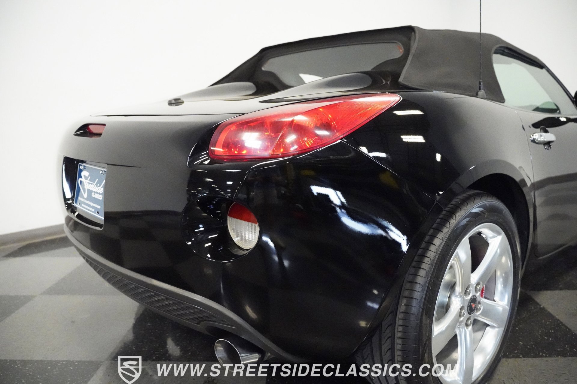 Used 2006 Pontiac Solstice Convertible w/ Premium Package image 37