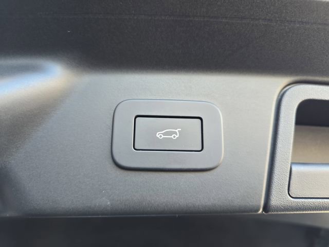 Certified 2025 Land Rover Range Rover Velar S image 13