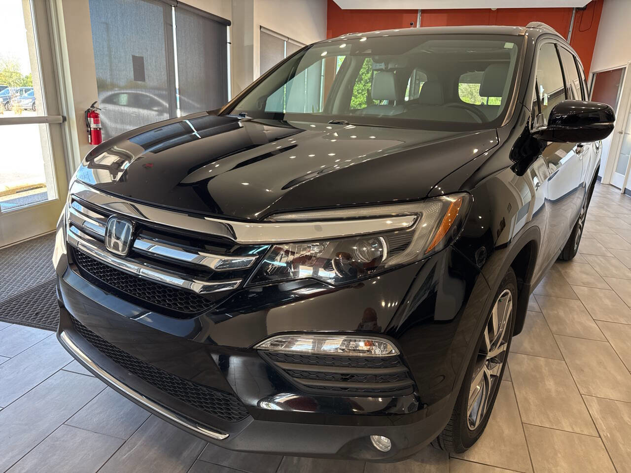 Used 2018 Honda Pilot Elite image 3