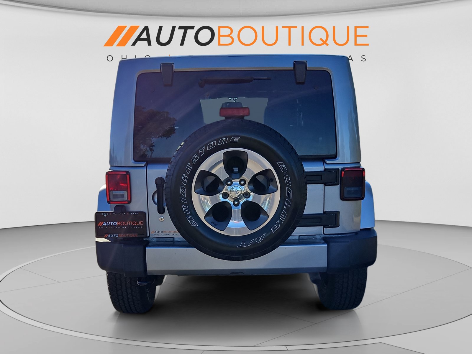 Used 2018 Jeep Wrangler Unlimited Sahara AWD/4WD image 4