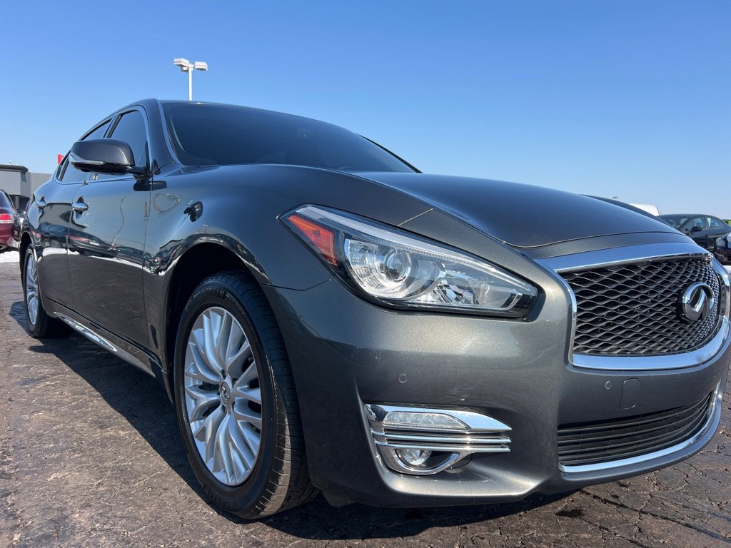 Used 2015 INFINITI Q70 L 3.7 w/ Deluxe Touring Package image 1