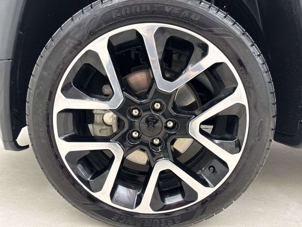 Used 2017 Jeep Compass Limited w/ Navigation Group AWD/4WD image 11