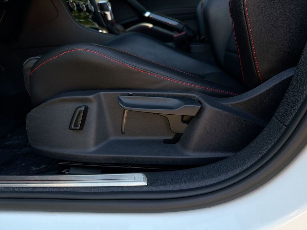 Used 2018 Volkswagen GTI SE w/ SE Leather Package FWD image 14