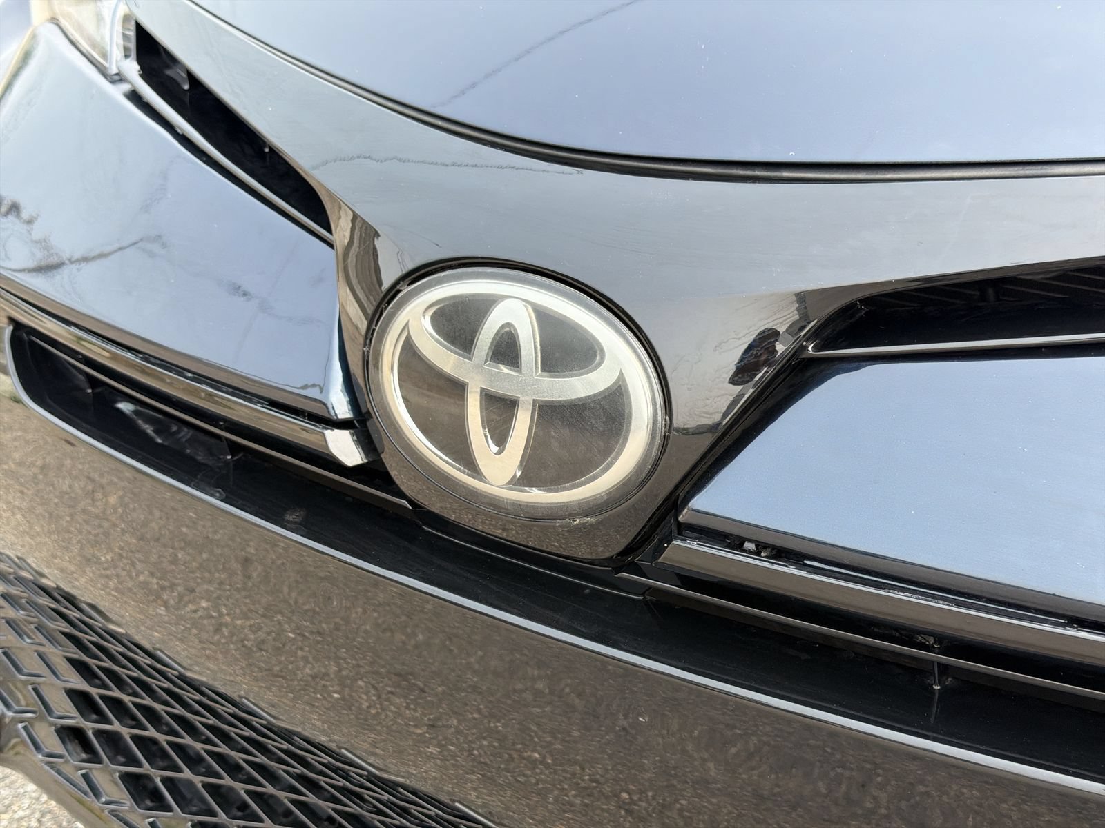 Used 2017 Toyota Corolla SE w/ Carpet Mat Package (TMS) FWD image 13