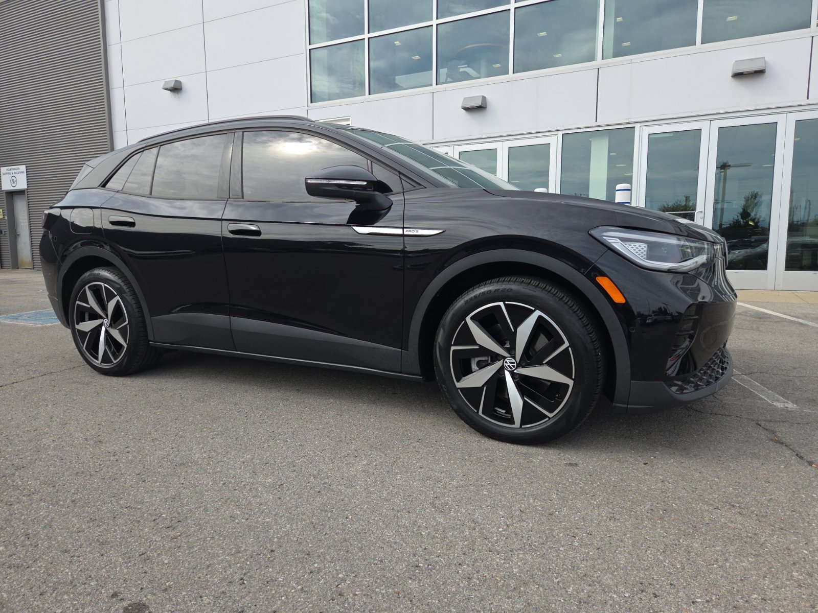 Used 2023 Volkswagen ID.4 Pro S RWD image 3