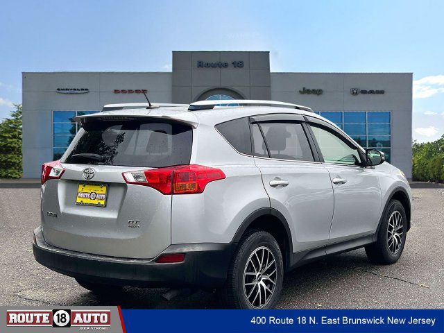 Used 2015 Toyota RAV4 XLE AWD/4WD image 4