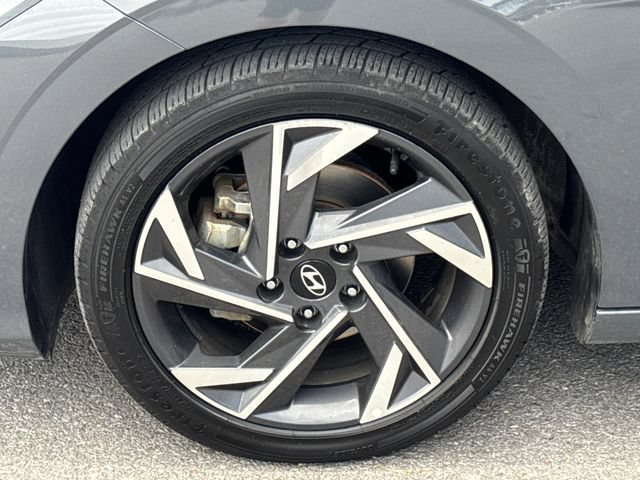 Used 2025 Hyundai Elantra SEL FWD image 25