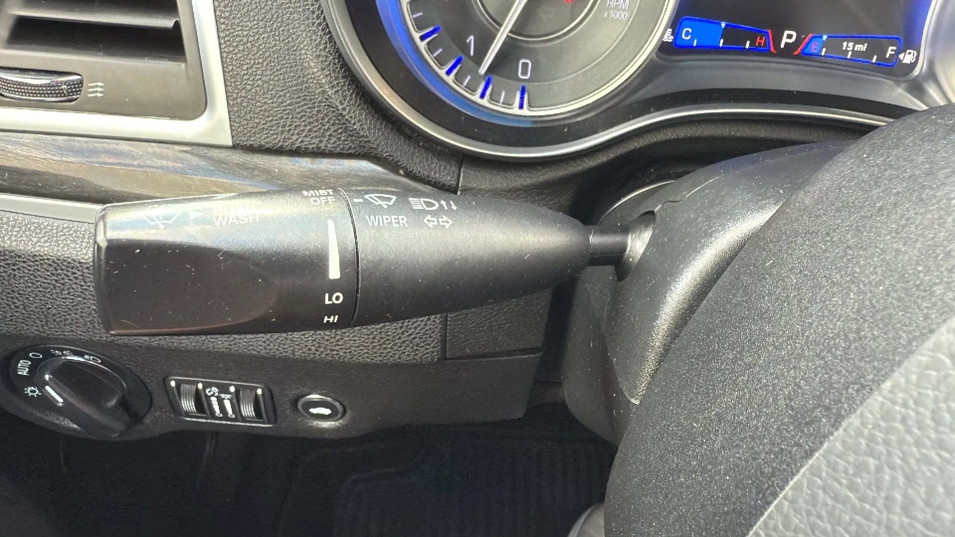 Used 2019 Chrysler 300 Touring w/ Chrome Appearance Package image 13