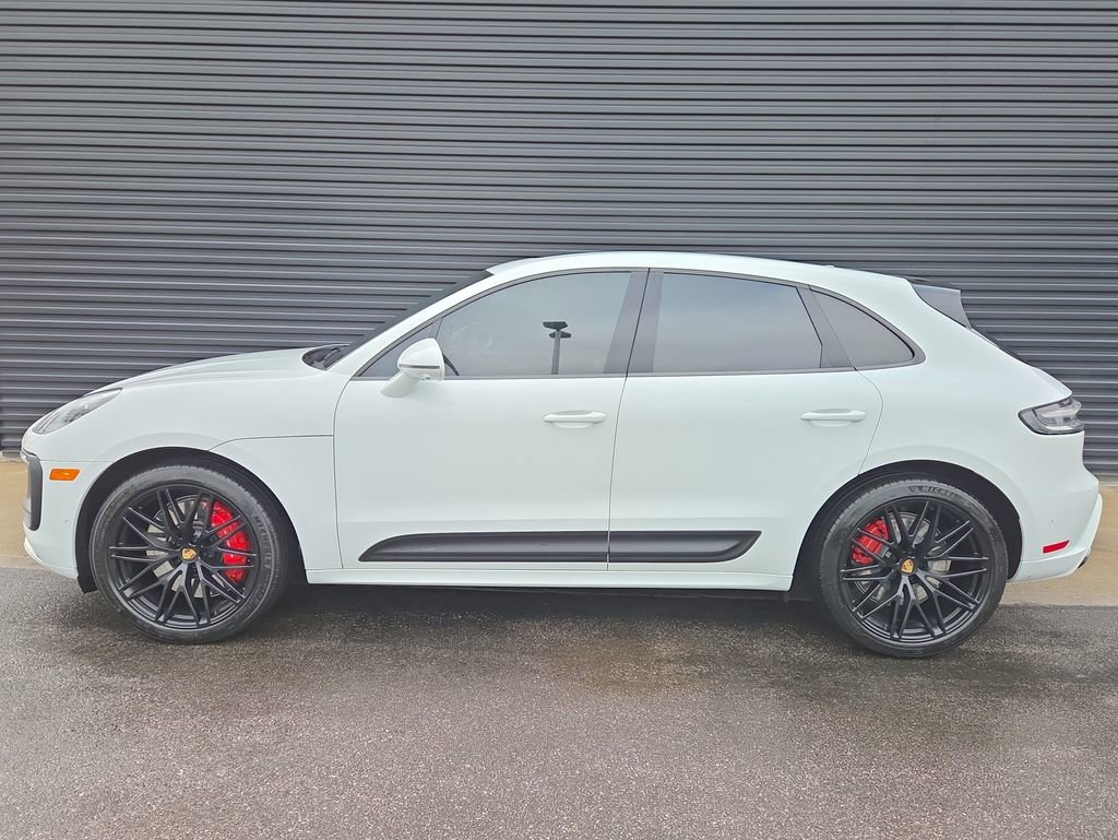 Certified 2026 Porsche Macan GTS image 2