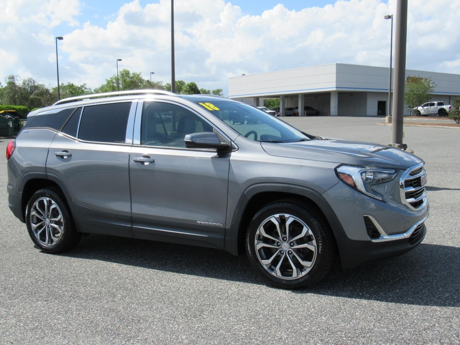 Used 2018 GMC Terrain SLT w/ Preferred Package FWD image 2