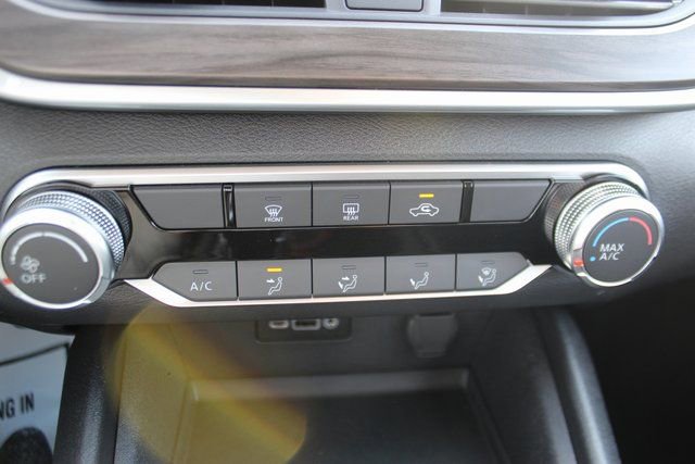 Used 2025 Nissan Altima 2.5 SV image 19