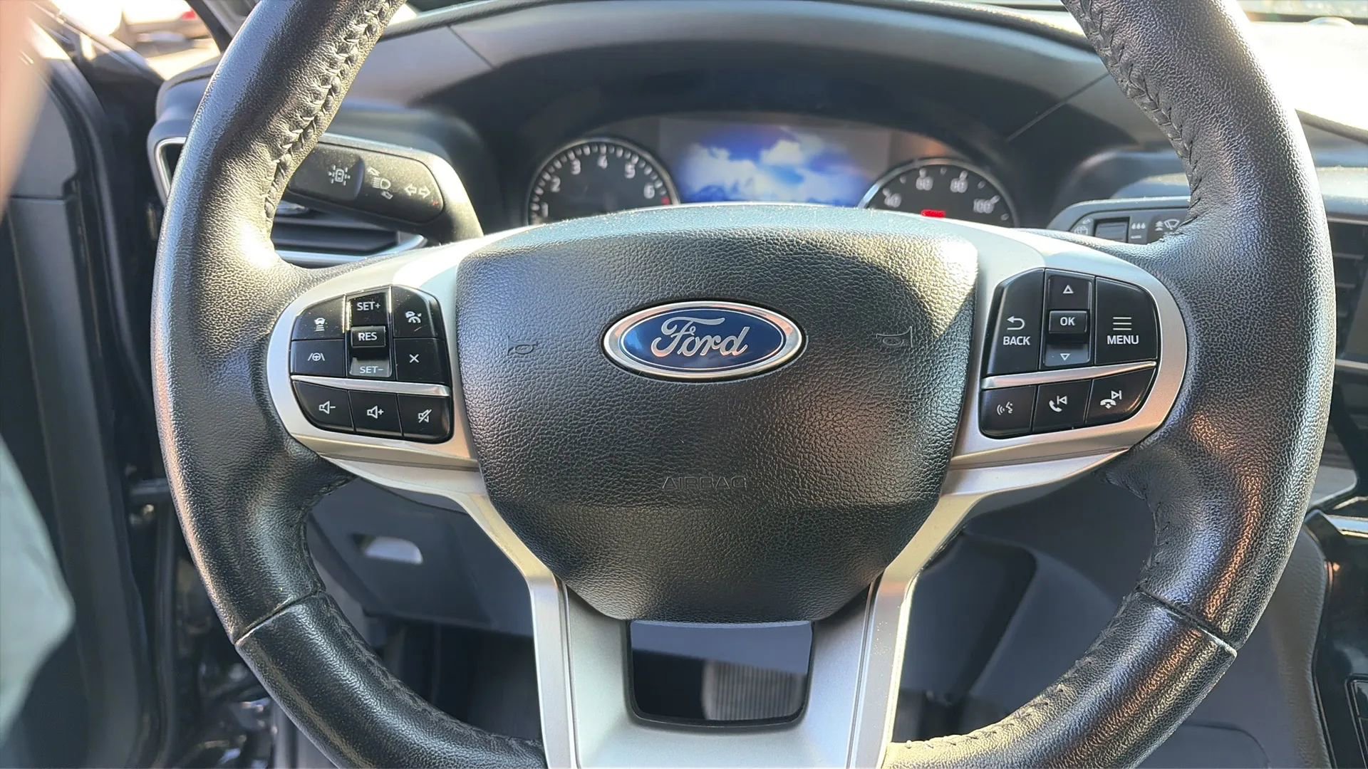 Used 2024 Ford Explorer Limited w/ Equipment Group 301A image 13