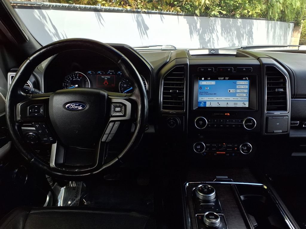 Used 2018 Ford Expedition Limited w/ Equipment Group 301A AWD/4WD image 32