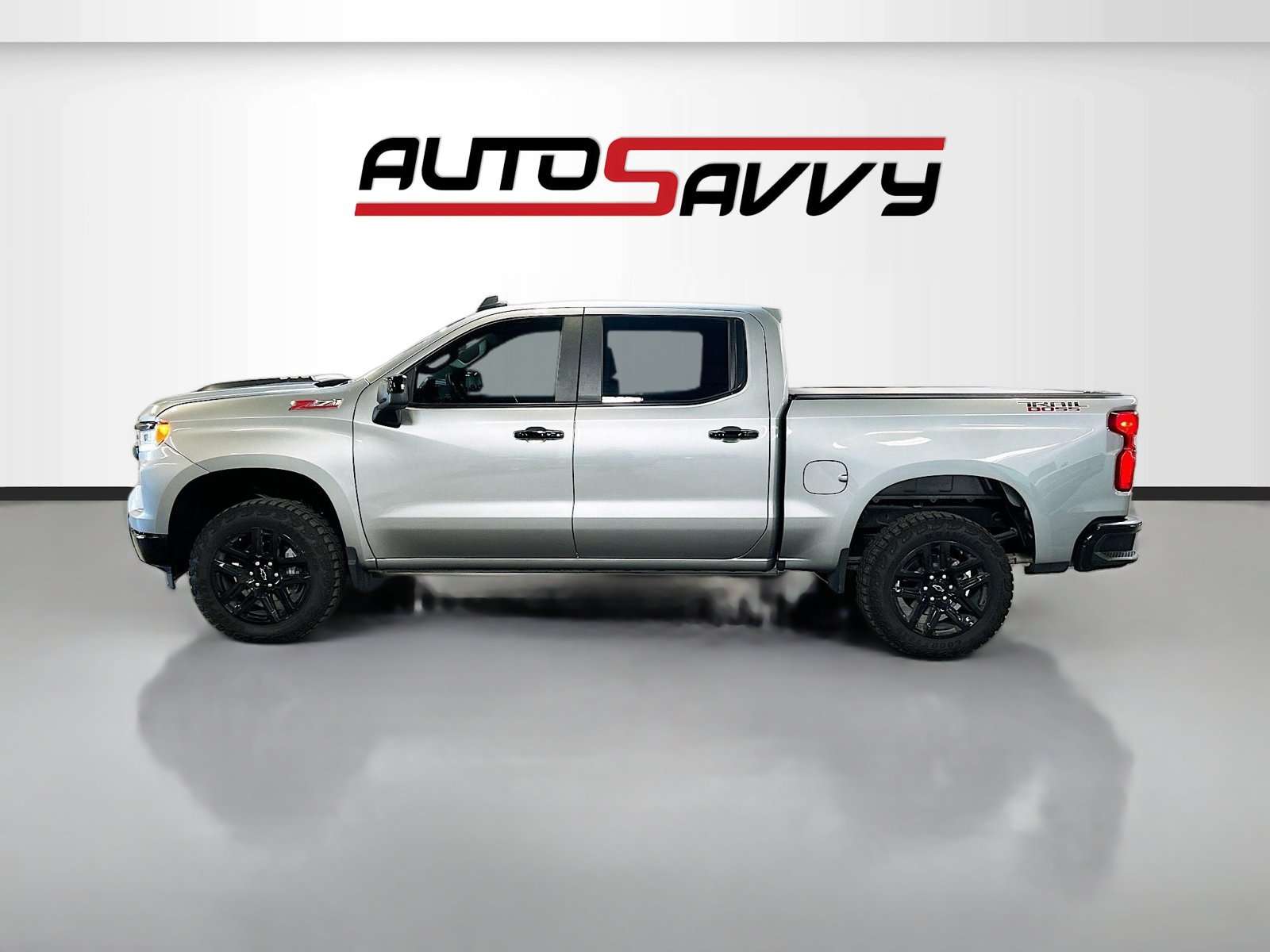 Used 2025 Chevrolet Silverado 1500 LT Trail Boss w/ Convenience Package II AWD/4WD image 4