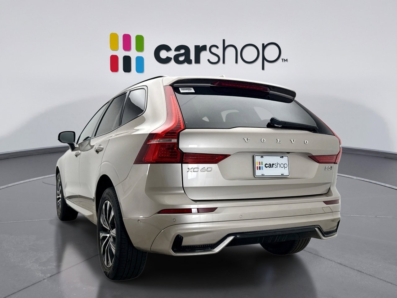 Used 2023 Volvo XC60 B5 Plus w/ Climate Package image 3