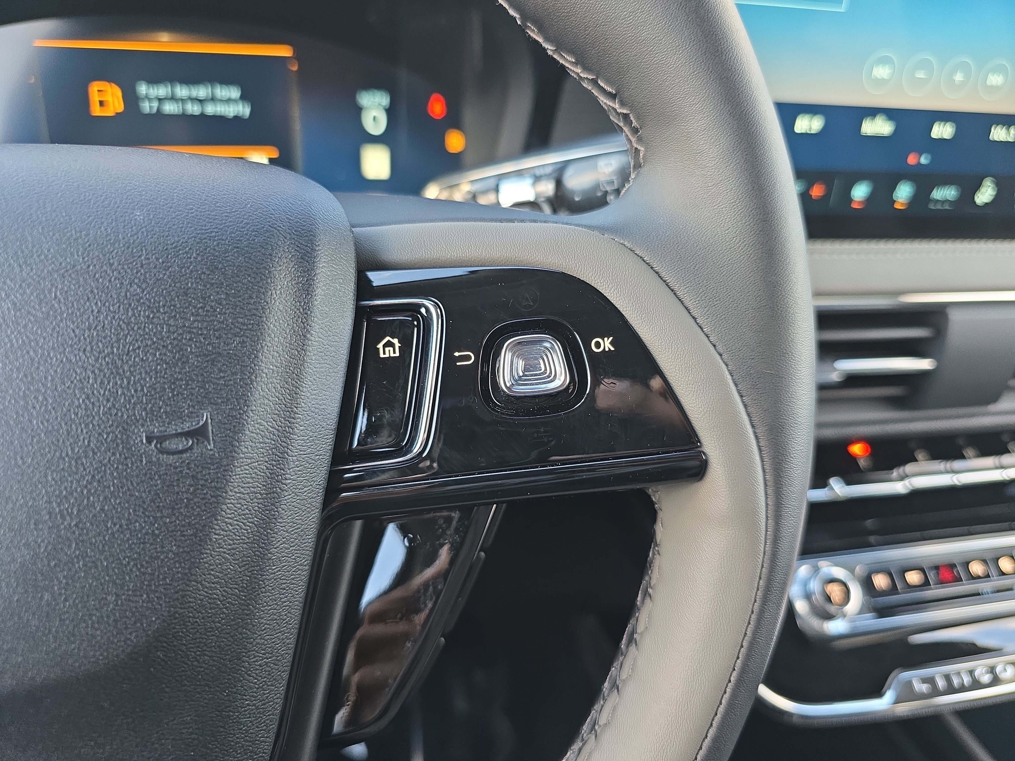 New 2026 Lincoln Corsair Premiere image 17