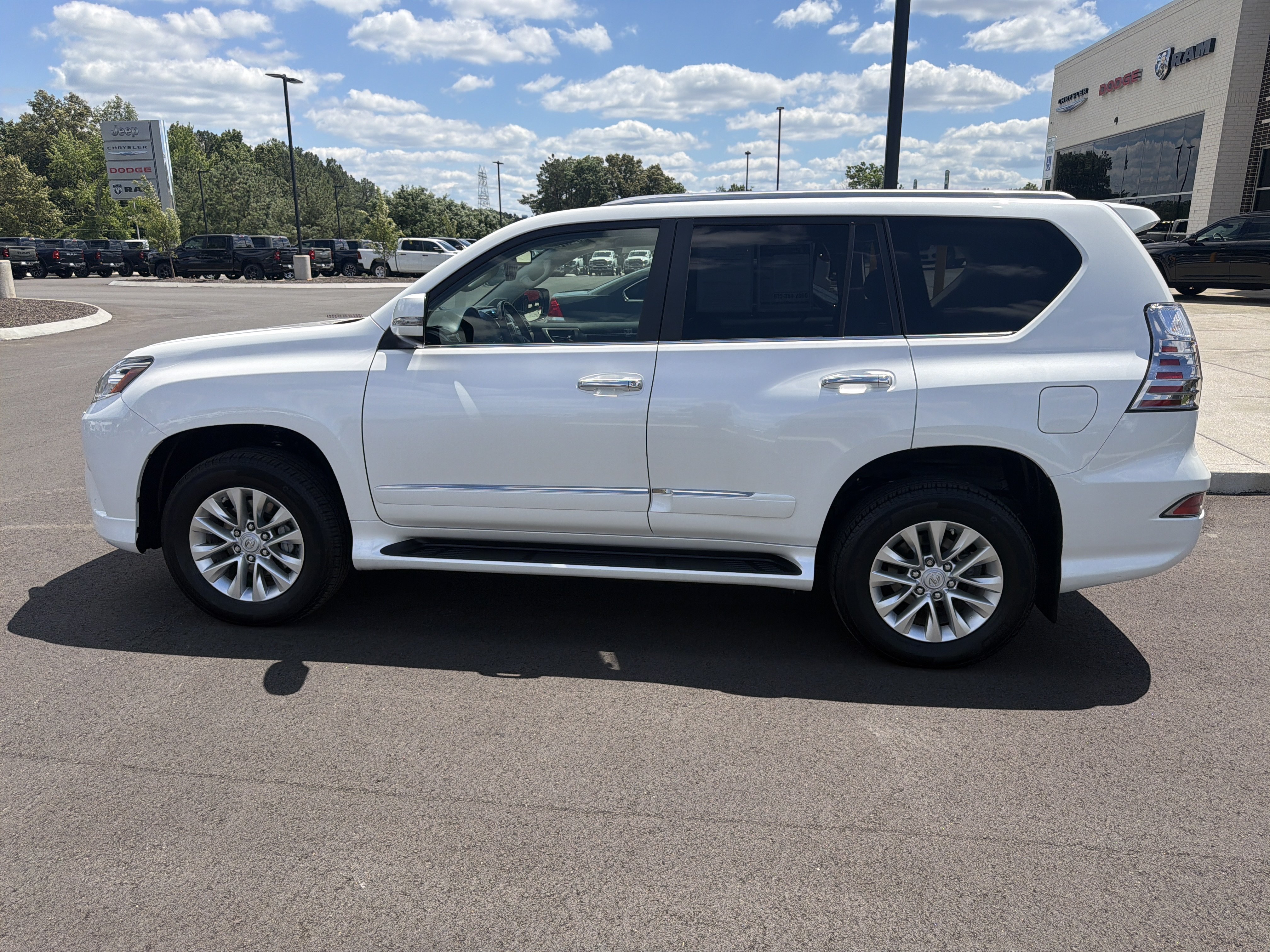 Used 2018 Lexus GX 460 Premium AWD/4WD image 19