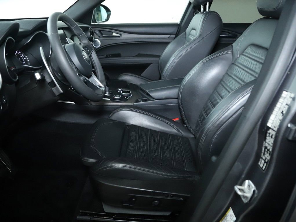 Used 2018 Alfa Romeo Stelvio Ti Sport image 19