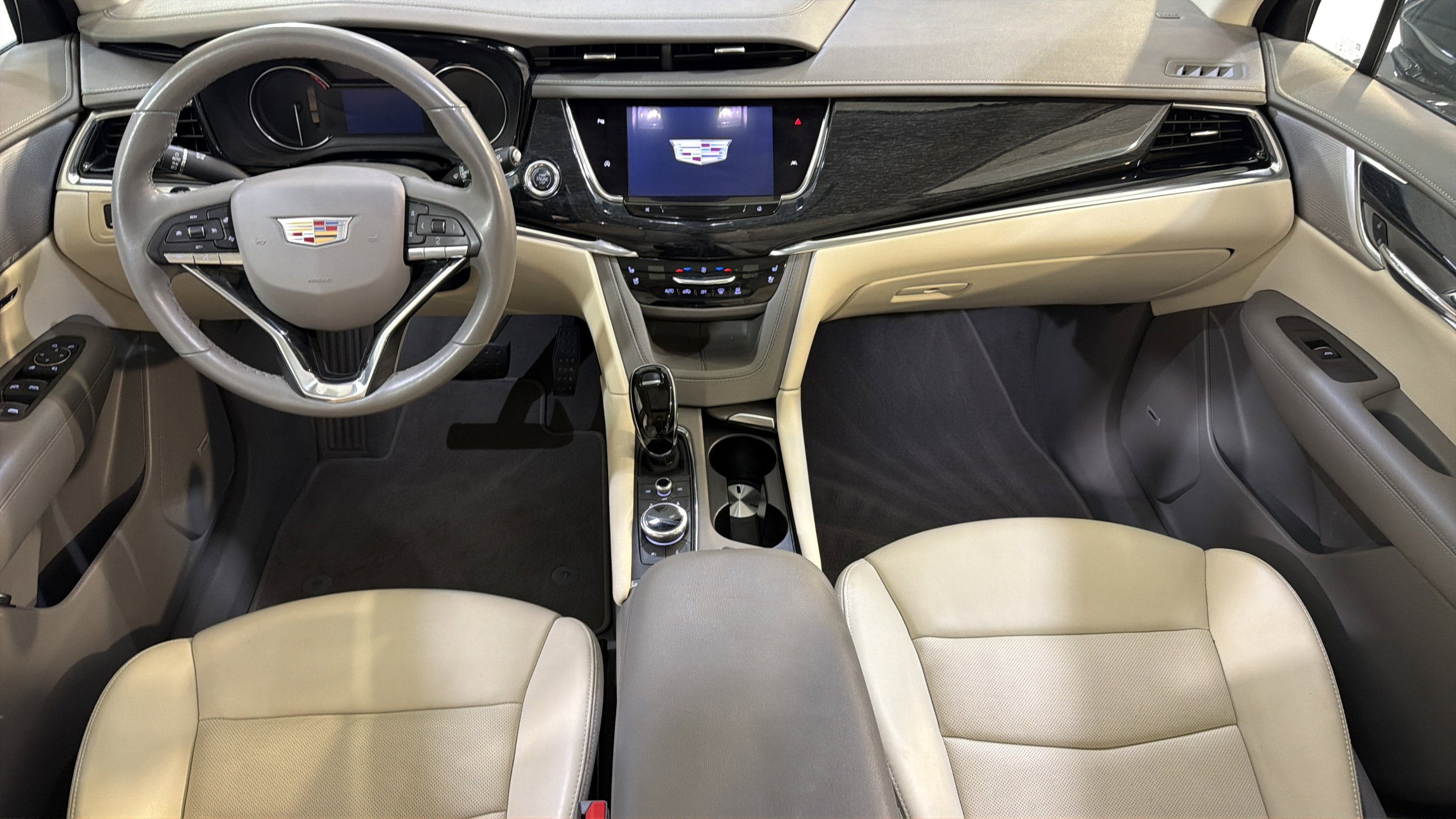 Used 2023 Cadillac XT6 Premium Luxury FWD image 18