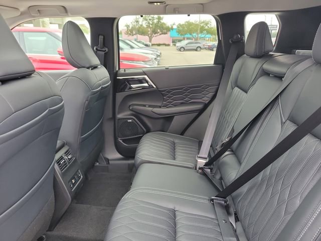 New 2026 Mitsubishi Outlander SEL image 14
