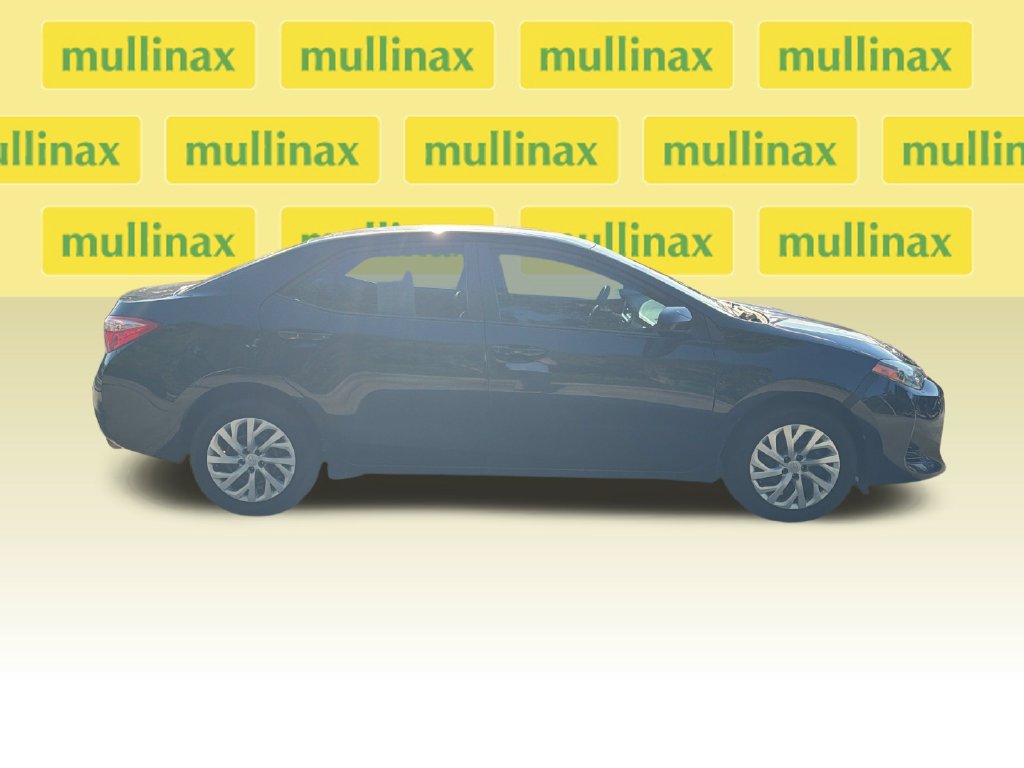 Used 2018 Toyota Corolla LE FWD image 2