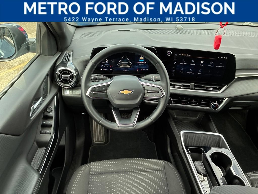 Used 2025 Chevrolet Equinox LT AWD/4WD image 12