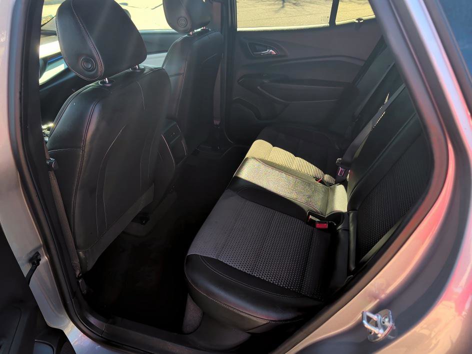 Used 2025 Chevrolet Trax LT image 9