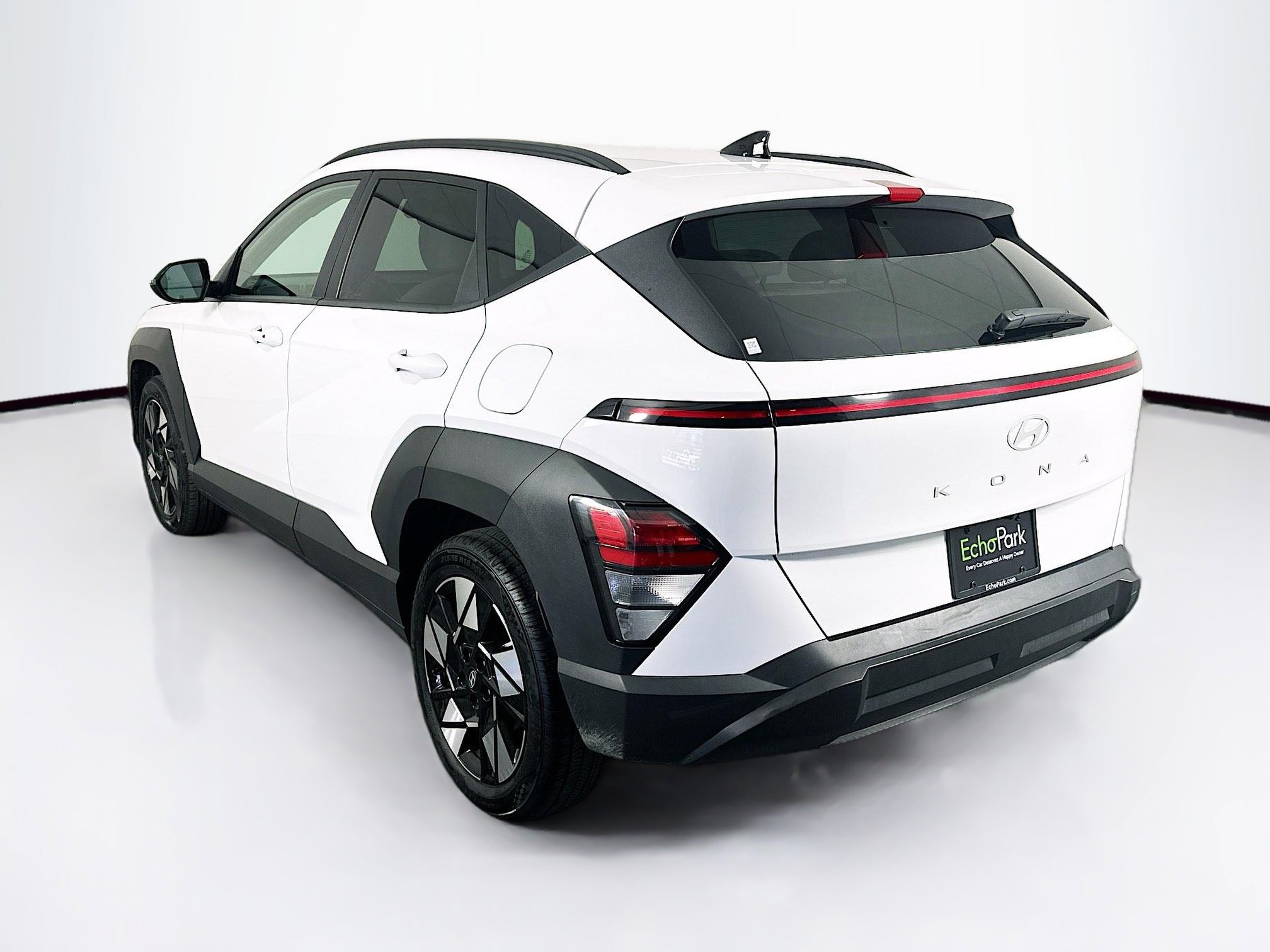 Used 2025 Hyundai Kona SEL FWD image 5