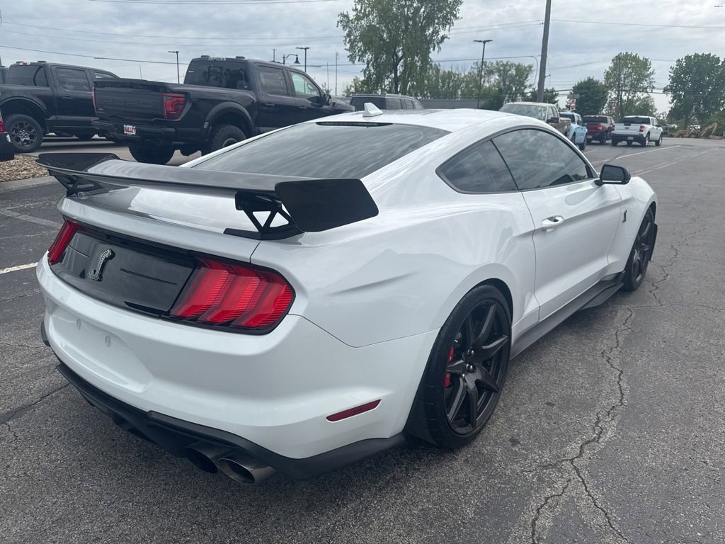 Used 2022 Ford Mustang Shelby GT500 w/ Carbon Fiber Track Pack RWD image 3